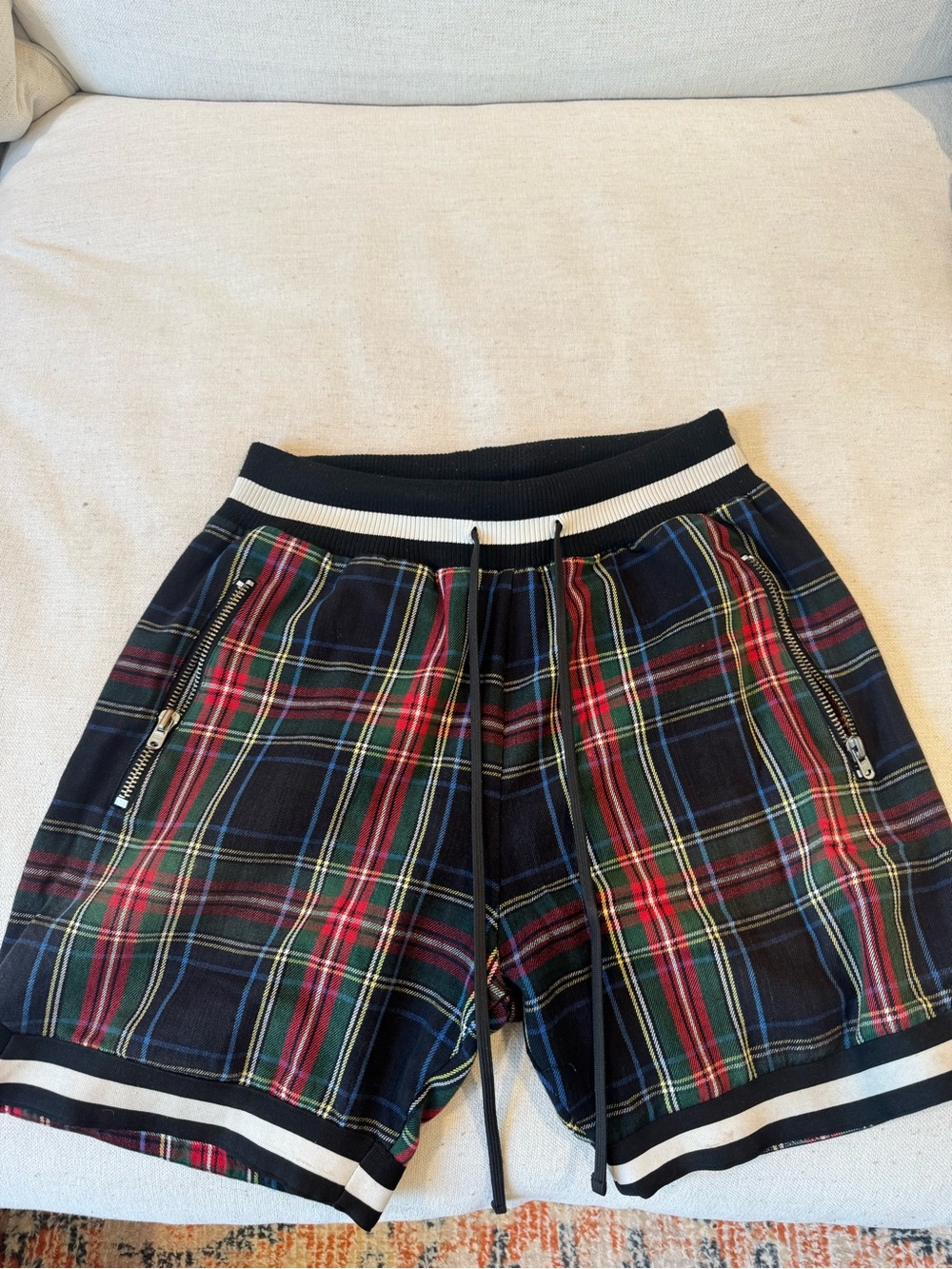 MNML plaid men’s shorts size Small